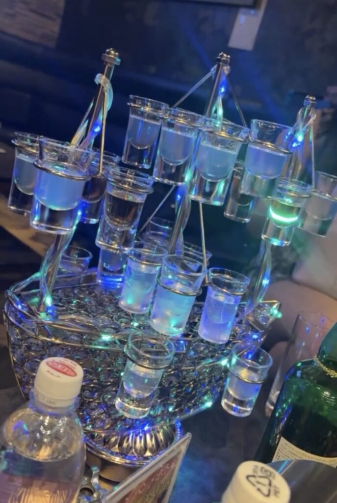 本日出勤なり😊